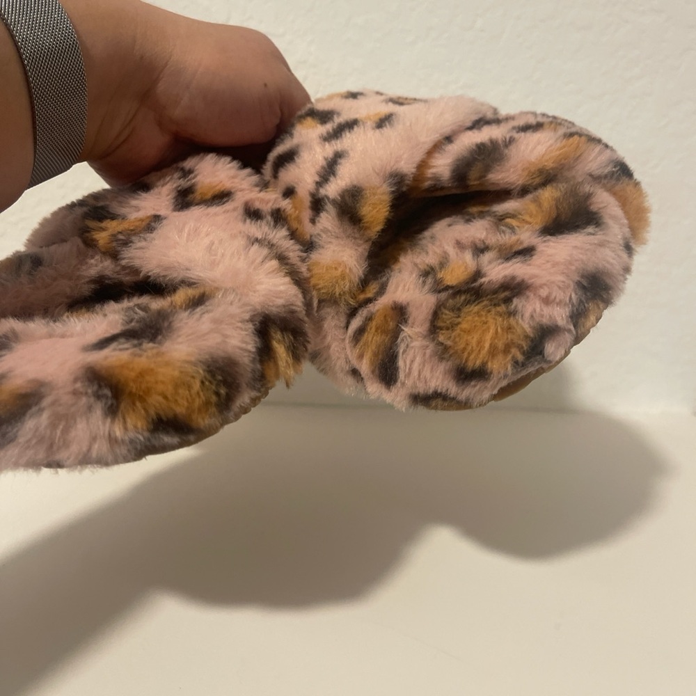 Toms Pink Leopard Print Slippers - Picture 8 of 10